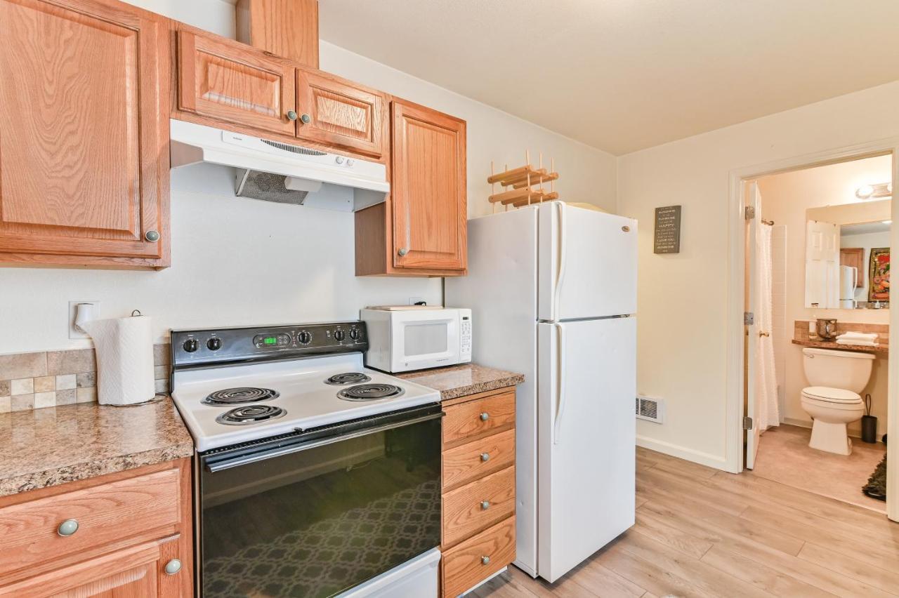 Cozy 2 Bdrm Apt - Easy Access Free Parking - Ac Unit Apartment Tacoma Ngoại thất bức ảnh